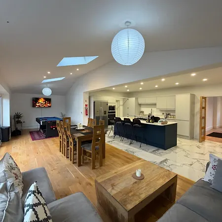Villa Avon Dhu 6 Bedroom Luxury Retreat *